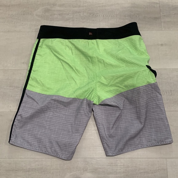 QUIKSILVER Board Shorts Bathing Suite Size 34 Grey Green - Picture 4 of 8